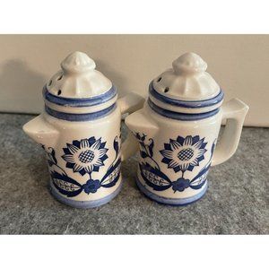 Vintage Blue and White Salt and Pepper shakers From Japan   #1741
